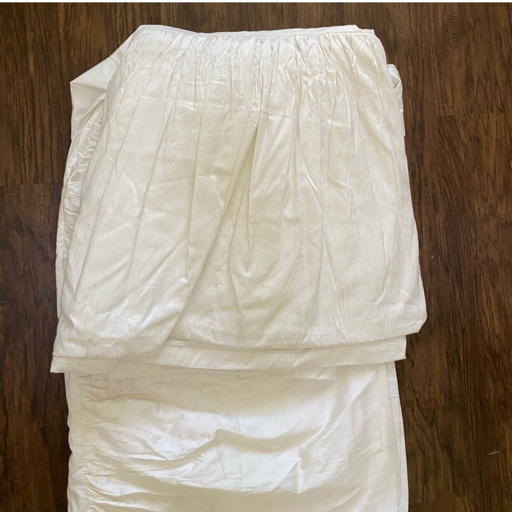 Soft Surroundings king size bed skirt in excellent condition